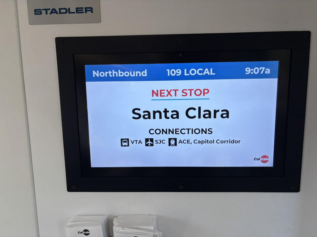 JohnWoodell's tweet image. On a Southbound @Caltrain with “working” but completely wrong displays.