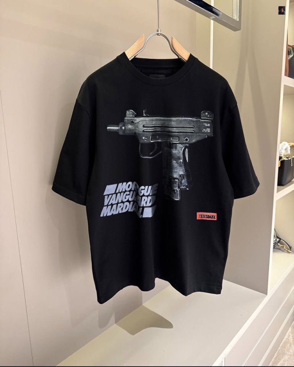 ashowzwears_'s tweet image. Urban luxury Tshirts
Price : N25,000only
Size : L xl xxl
Order link: wa.me/+2349068187970