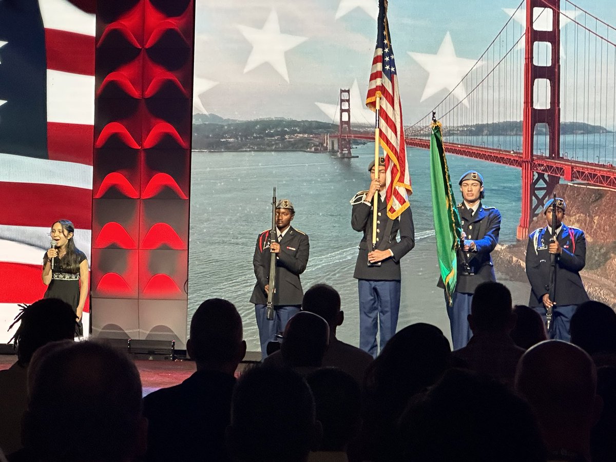 PrincipalGaston's tweet photo. The #principalsUNITED kicked off with a welcome from the Black River Canoe Family and the national anthem by local students in Washington. @NAESP @NASSP @ilprincipals @IllinoisALAS https://t.co/fn3zOu2jgd