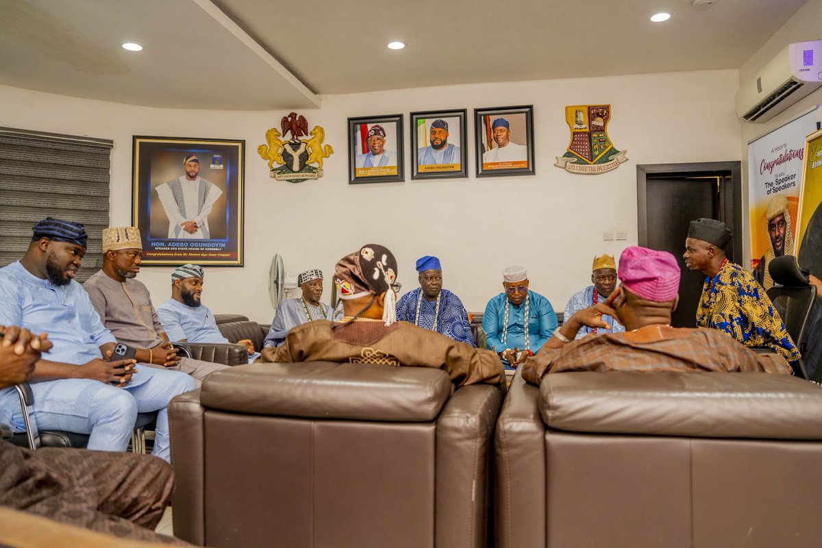 Adebo_ogund's tweet image. Today, I had the immense honor of receiving an Outstanding Leadership Award from the revered Ibadan Royal Highnesses and the Council of Traditional Baales of Ibadanland.
Their courtesy visit and this heartwarming recognition deeply touched me, and I am reminded once again of the…