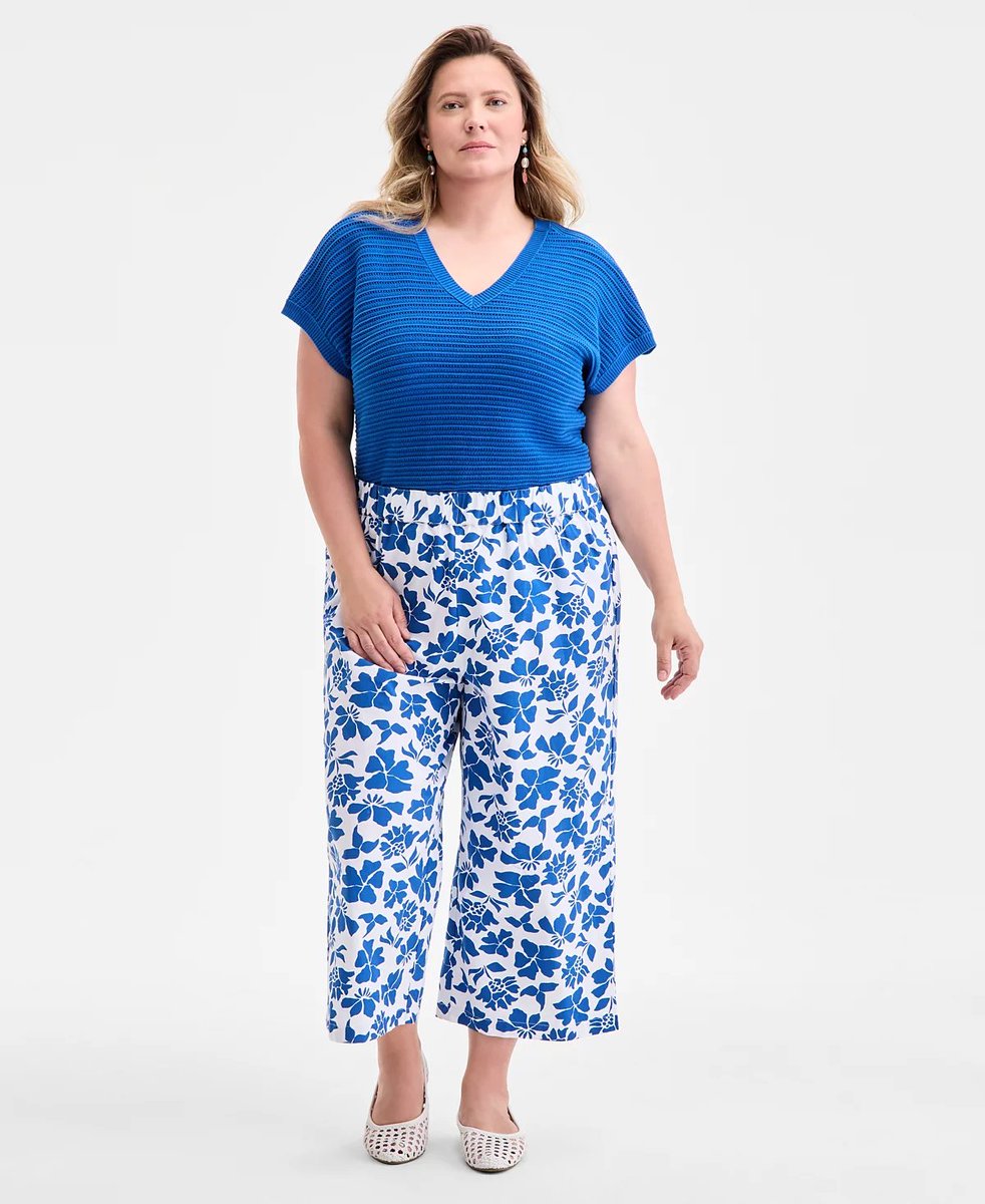 TrendyDeal52's tweet image. Style &amp;amp; Co plus floral pants—chic, comfy, summer-ready fashion!

sovrn.co/bfw9a6g

#PlusStyle #FloralVibes #MacysExclusive
Price: $29.75 | Save: 50% off $59.50
Image credit: Macy’s