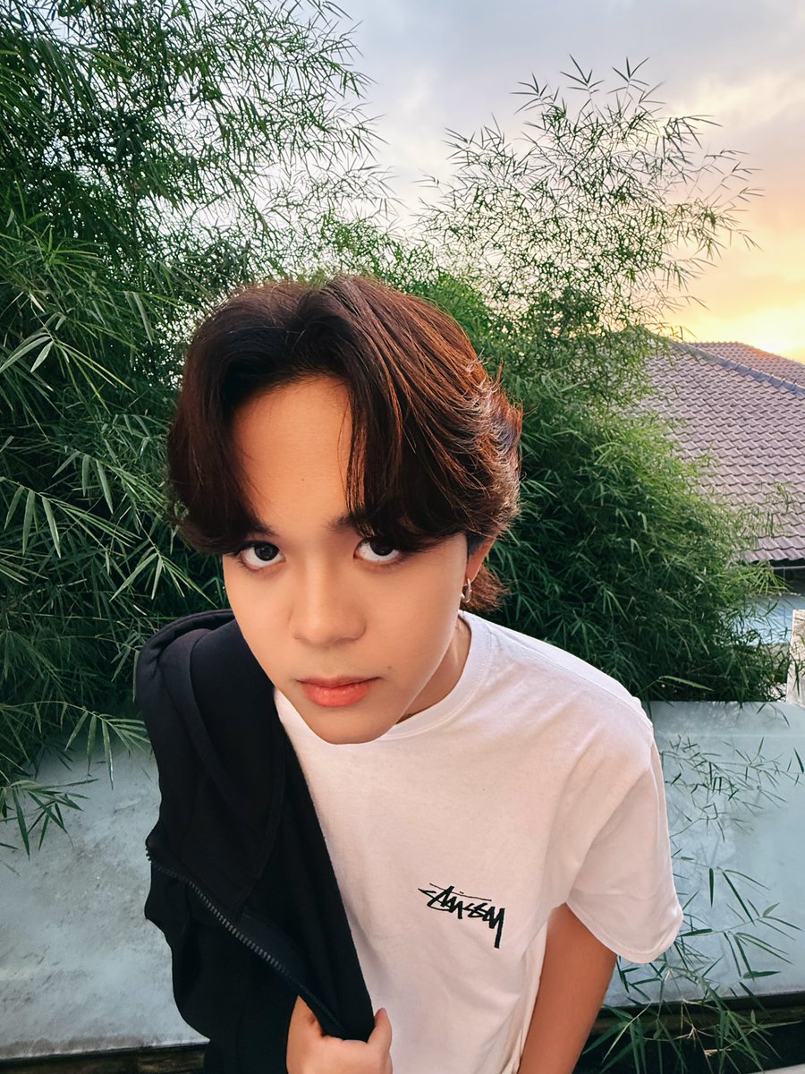 thiothamm's tweet image. Selamat tidur, semoga mimpi indah.
Jumpa lagi besok ya! 🌻🤍
#THIOTHAMM
#NexT1DE_THIO
#NexT1DE
