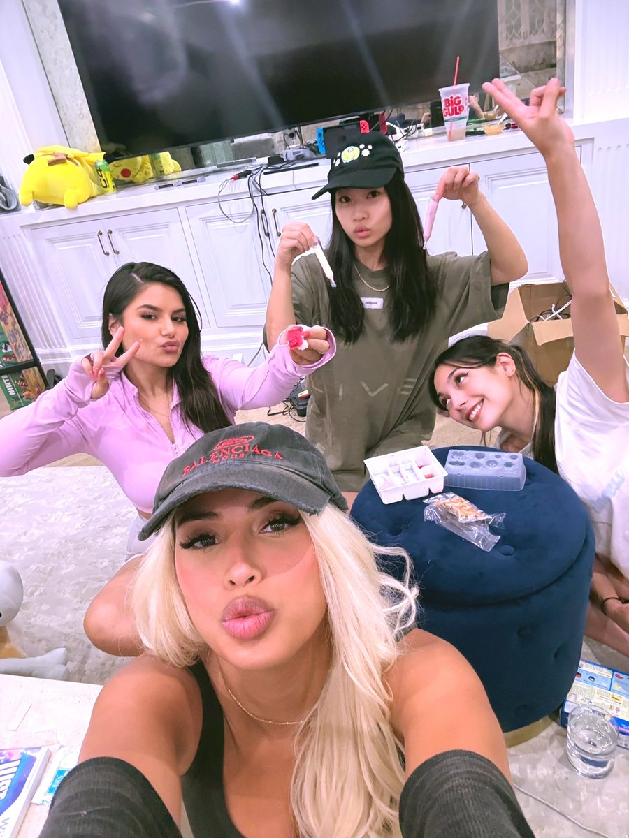 gm 

bitcoin still ath
solana next 

what we buying chat?