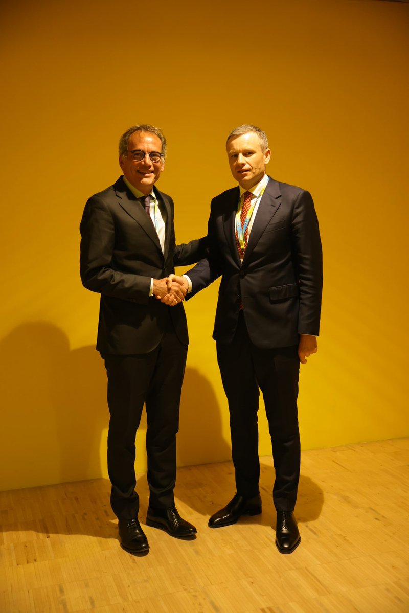 agarmora's tweet image. Always great to meet @SergiiMarchenk3. We reaffirmed @IFC_org’s support for PPPs, and finding ways to maximize private capital mobilization and minimizing public finance support.
With 2% GDP growth expected in 2025, Ukraine’s recovery momentum is building. #URC2025.