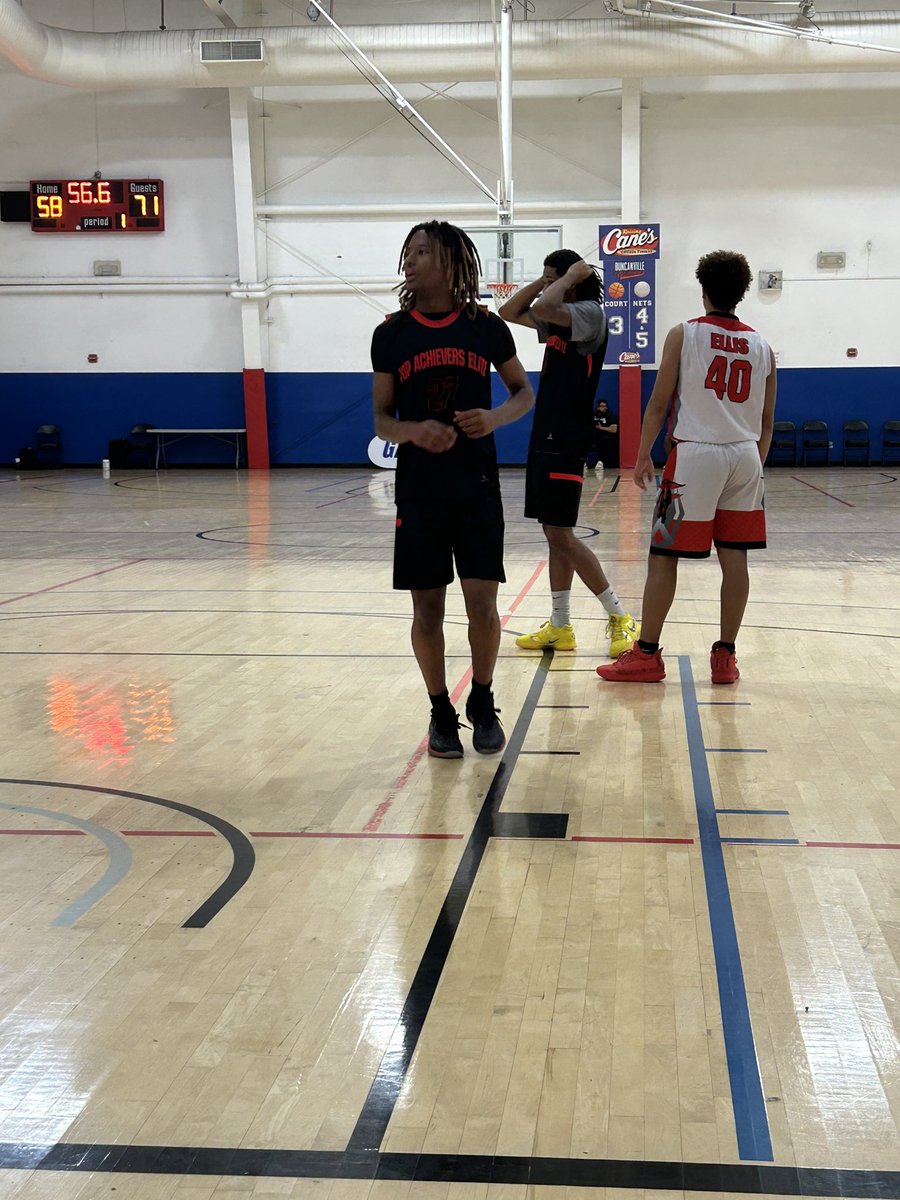 CoachBarnes1911's tweet image. Checking out @Jeremiah_hall3 today. Go Bulldogs 🐶 @MNHSboyshoops