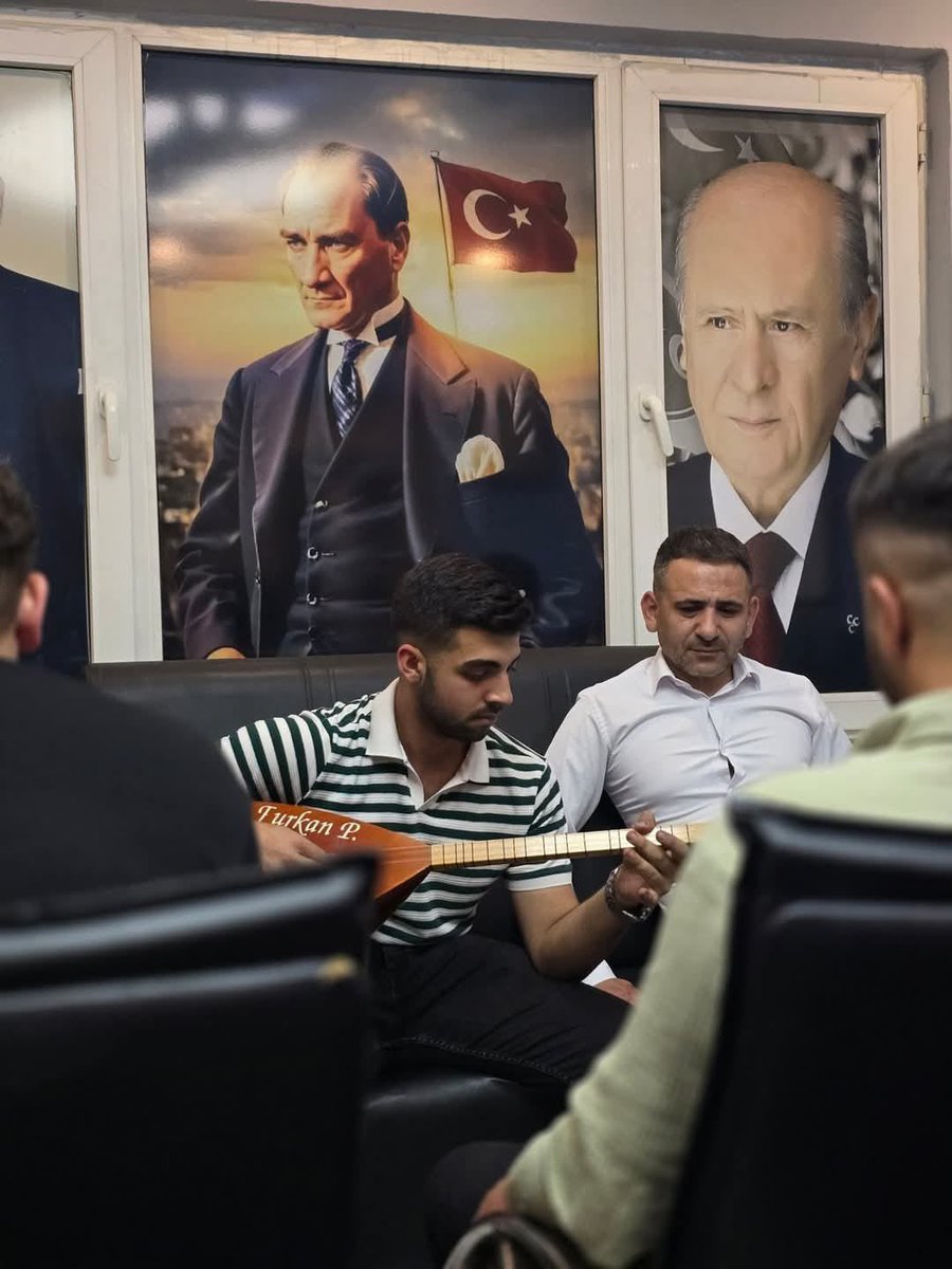 Şişli Ülkü Ocaklarımız, Kutadgu Bilig Ortaöğretim Yaz Gelişim Programı Sanat Kursları Faaliyetleri kapsamında “saz eğitimi kursu” gerçekleştirdi.