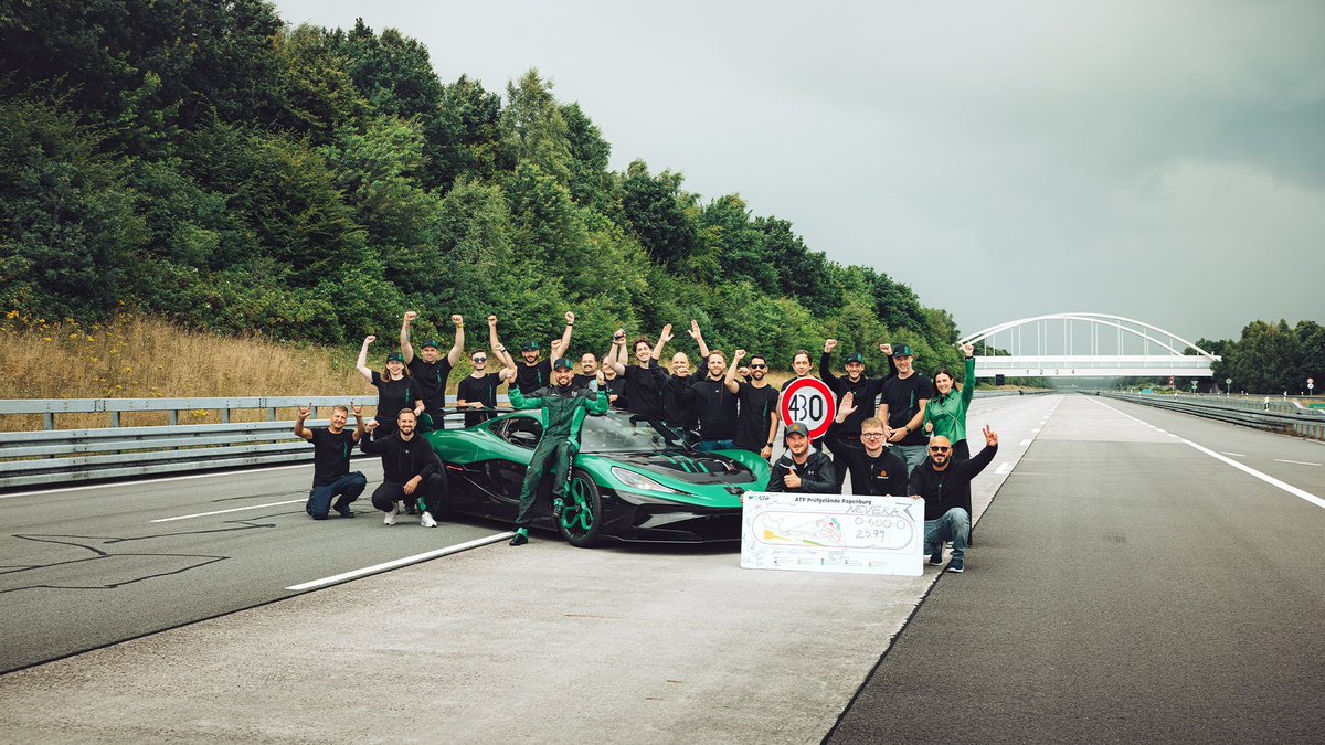 Space_of_Cars's tweet photo. New Rimac Nevera R record

 0 to 400 km/h in 25.79 seconds, 2.04 seconds faster than the Koenigsegg Jesko Absolut, with a top speed of 431.45 km/h! 🚗⚡️

#RimacNeveraR #Hypercar #SpeedRecord #ElectricHypercar #Koenigsegg #CarPerformance #AutoNews #ElectricSpeed #Supercar #Rimac https://t.co/SKE6hd3ar6