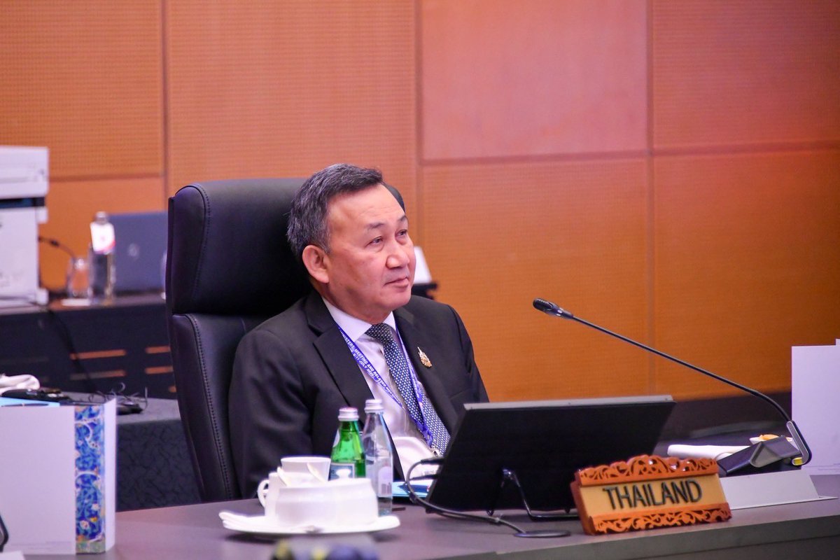 MFAThai's tweet photo. Advisor to FM Dusit attended 13th Mekong-Republic of Korea (Mekong-ROK) Foreign Ministers’ Meeting during #AMMPMC58  in Kuala Lumpur to emphasise coop. in combating transnational crimes/haze/pollution and water resources management, as well as #ACMECS role as a connector linking with other sub-regional coop. frameworks. (11 July 2025)
