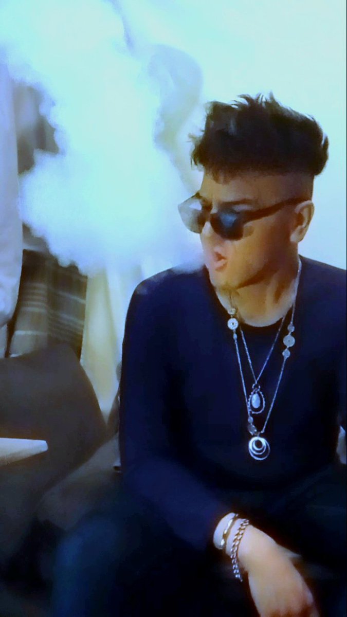 EGnite87's tweet photo. #cloudyday #gaypnp #partyboy https://t.co/uby8HHHnpx