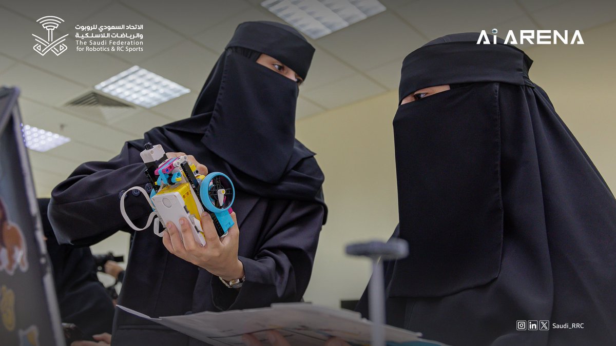 Saudi_RRC's tweet photo. We conclude the “Building the Future of Robotics: Instructor Training and Certification” workshop, held at the Technical and Vocational Training Corporation.
We thank the pioneers of tomorrow and honor them for their promising skills 🤖🔥🎓
#SaudiRobotics #Robotics #KSA #SaudiRRC