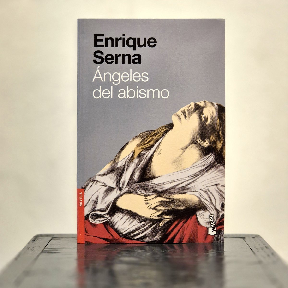 SandorMaraiLib's tweet image. #EnriqueSerna, voz poderosa e irreverente de la literatura mexicana, revela con humor y lucidez los claroscuros del alma nacional. Fruta verde, Ángeles del abismo, Uno soñaba que era rey y El seductor de la patria: novelas indispensables. Disponibles en Sándor Márai Librería.