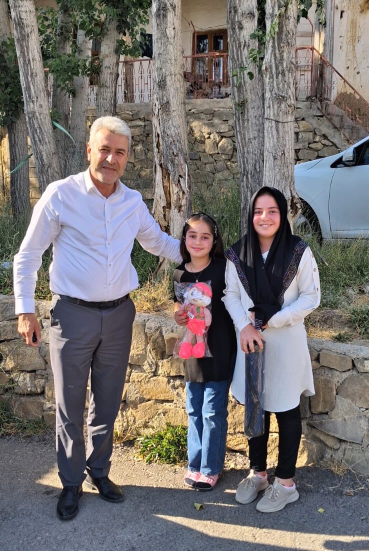 AK PARTİ TUŞBA İLÇE BAŞKANLIĞI (@vanaktusba) on Twitter photo 📍 Ocaklı Mahallesi
Başkanımız Ümit Kanan ve Yönetim kurulu üyelerimiz,
Vatandaşlarımız ile bir araya gelerek mahalle sorunları hakkında görüşme yapıldı
Başkanımız çocuklara hediyelerini verdi.
<a href="/umitkanan72/">Ümit KANAN</a> <a href="/ArvasAbdulahat/">Abdulahat Arvas</a> <a href="/Burhan_Kayaturk/">Burhan Kayatürk</a> <a href="/K_Turkmenoglu_V/">KAYHAN TÜRKMENOĞLU</a> <a href="/merdogan02/">Mehmet ERDOĞAN</a> <a href="/Akparti/">AK Parti</a> 📍 Ocaklı Mahallesi
Başkanımız Ümit Kanan ve Yönetim kurulu üyelerimiz,
Vatandaşlarımız ile bir araya gelerek mahalle sorunları hakkında görüşme yapıldı
Başkanımız çocuklara hediyelerini verdi.
<a href="/umitkanan72/">Ümit KANAN</a> <a href="/ArvasAbdulahat/">Abdulahat Arvas</a> <a href="/Burhan_Kayaturk/">Burhan Kayatürk</a> <a href="/K_Turkmenoglu_V/">KAYHAN TÜRKMENOĞLU</a> <a href="/merdogan02/">Mehmet ERDOĞAN</a> <a href="/Akparti/">AK Parti</a>