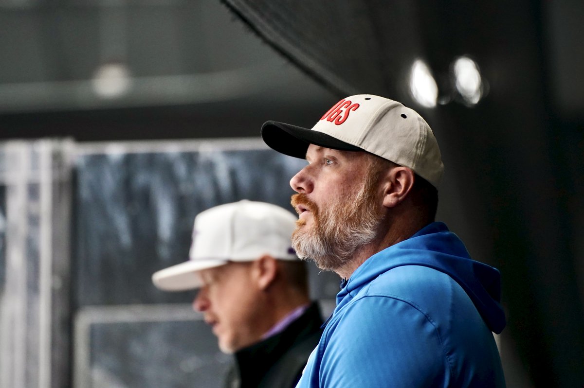 Queens of Vegas 

As our time in Las Vegas comes to an end, let's have a BIG SHOUT for our coaches! 

Thank you, gentlemen! 

Pete Weidewitsch (white hat, with chocolate milk)
Todd Blaskowitz (blue hat) 
Sean Molin (blue hoodie)