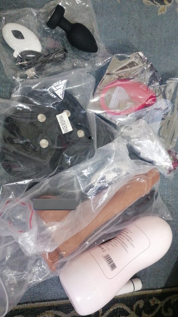 قضيب صناعي 
مهبل صناعي
#الوظايف_التعليميه