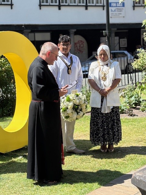 MayorChester's tweet image. The Lord Mayor of Chester today remembered the victims, survivors and the families of the Srebrenica Genocide tragedy that happened on 11 July 1995.
Let us all remember that we have more in common than that which divides us
#Srebrenica30 #Srebrenica #RememberingSrebrenica