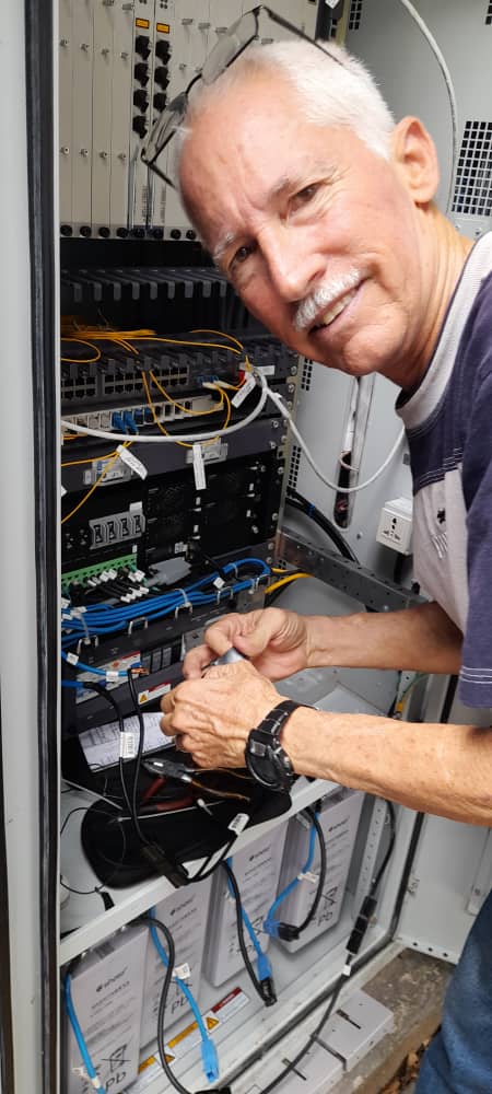 Tomado de X del Director de <a href="/ETECSA_Cuba/">ETECSA</a> #Camagüey, <a href="/Lgarcial4/">LuelGarciaL</a>
👇
Para <a href="/ETECSA_Cuba/">ETECSA</a> en #Camagüey también constituye una prioridad y se trabaja de manera ágil para que de manera más rápida impacte en las localidades beneficiadas.
📷 En las imágen Enrique Mayedo Conde.