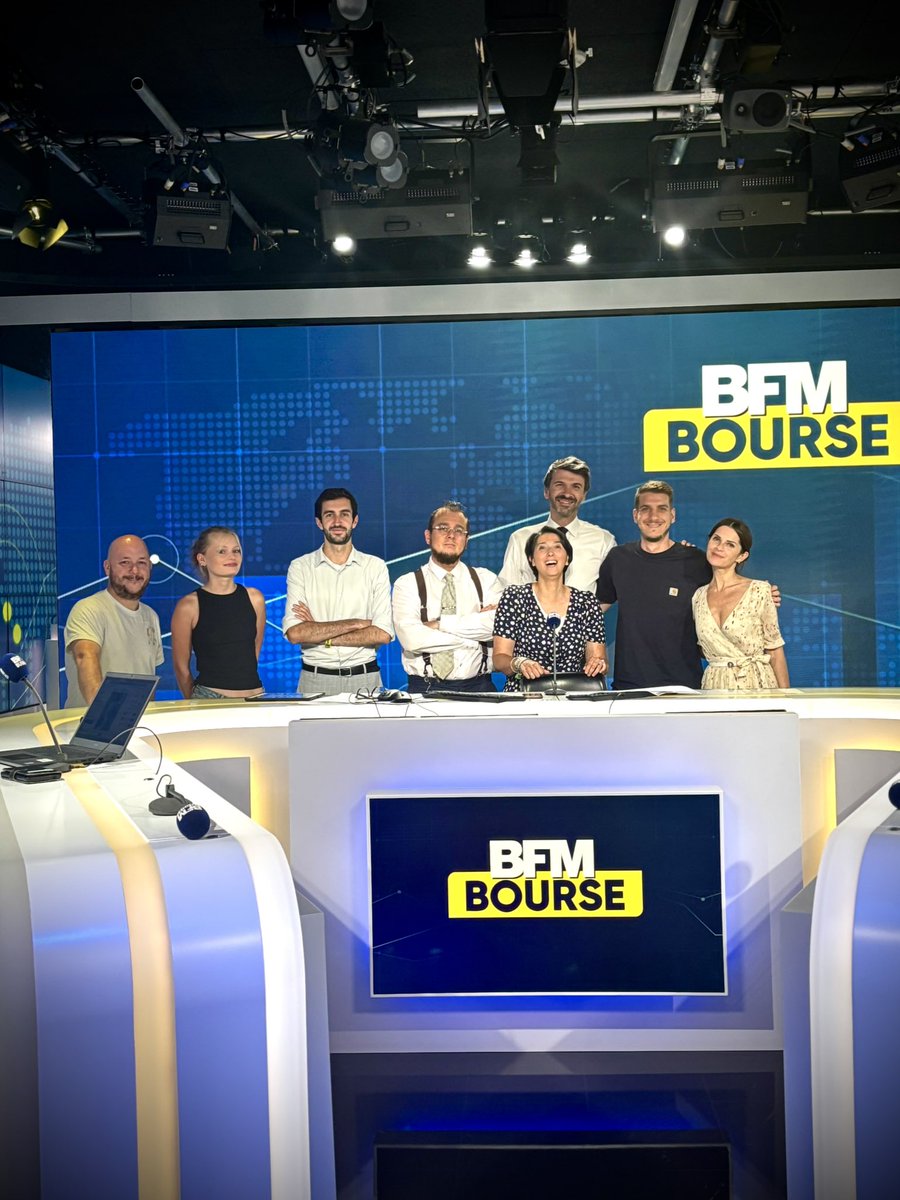 Julie Cohen (@juliecohen84) on Twitter photo C’était la dernière séance !
#BFMBOURSE prend ses quartiers d’été 🏖️
Une équipe de folie autour de notre super chef d’orchestre <a href="/GuillSommerer/">Guillaume SOMMERER</a> 🎶🎤
RDV lundi 25 août, même heure 15H30, même endroit <a href="/bfmbusiness/">BFM Business</a>, même énergie ⚡️
Bel été à tous ☀️🏖️ C’était la dernière séance !
#BFMBOURSE prend ses quartiers d’été 🏖️
Une équipe de folie autour de notre super chef d’orchestre <a href="/GuillSommerer/">Guillaume SOMMERER</a> 🎶🎤
RDV lundi 25 août, même heure 15H30, même endroit <a href="/bfmbusiness/">BFM Business</a>, même énergie ⚡️
Bel été à tous ☀️🏖️