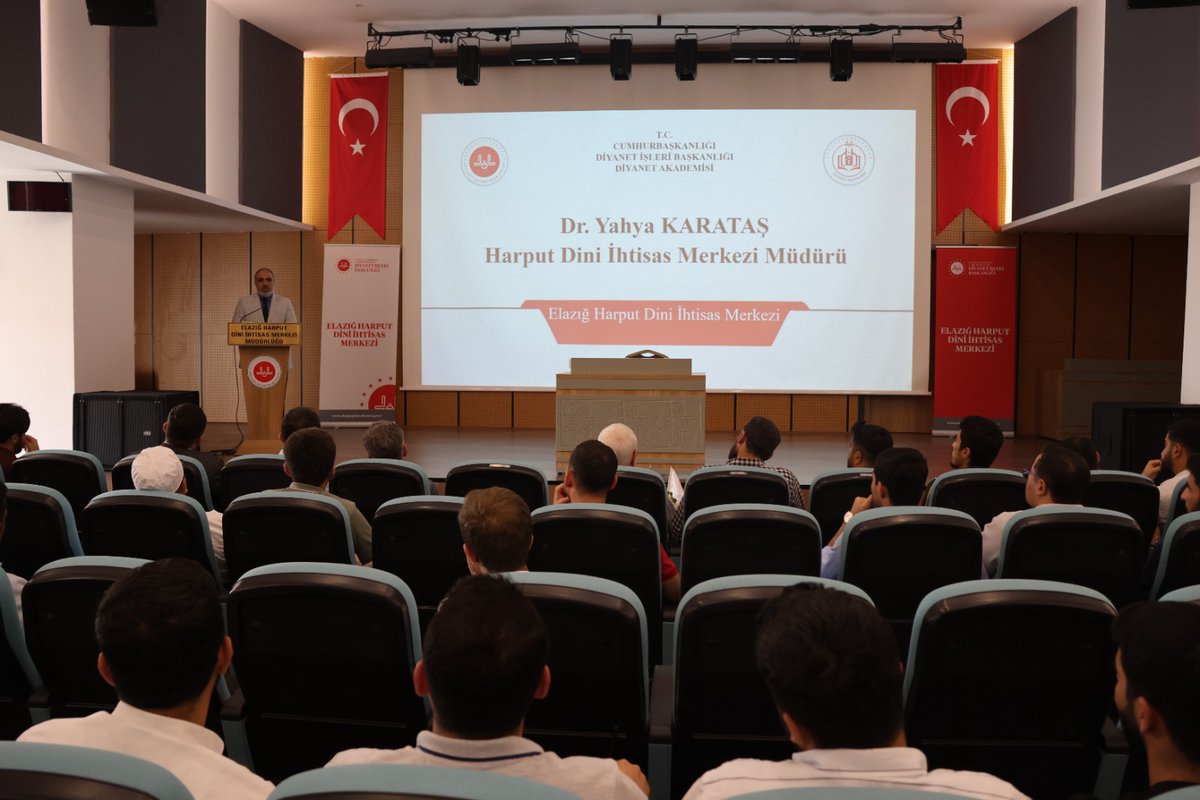 Bugün İhtisas Merkezimizin misafiri DİB Emekli Başkan Yardımcısı Prof.Dr.Fikret Karamandı. "Kurumsal Aidiyet Bağlamında Din Görevliliği" başlıklı bir konferans ile aday din görevlilerimize hitap eden kıymetli hocamıza teşekkür ediyoruz.