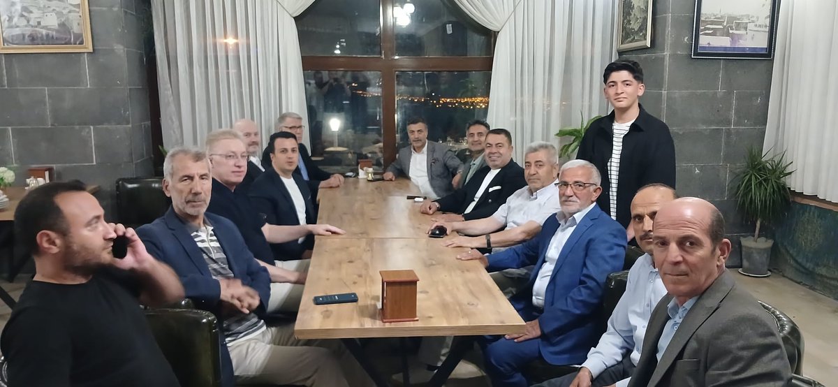 DOĞUBAYAZIT’TA TÜRKİYE-RUSYA İŞBİRLİĞİ GÖRÜŞMESİ

Doğubayazıt Ticaret ve Sanayi Odası Başkanı Cemal Can, Türkiye-Rusya İş İnsanları Yüksek İstişare Kurulu Genel Başkanı Maksut Konyar ve beraberindeki heyeti Doğubayazıt’ta ağırladı.

Görüşmede iki ülke arasındaki ticari ve