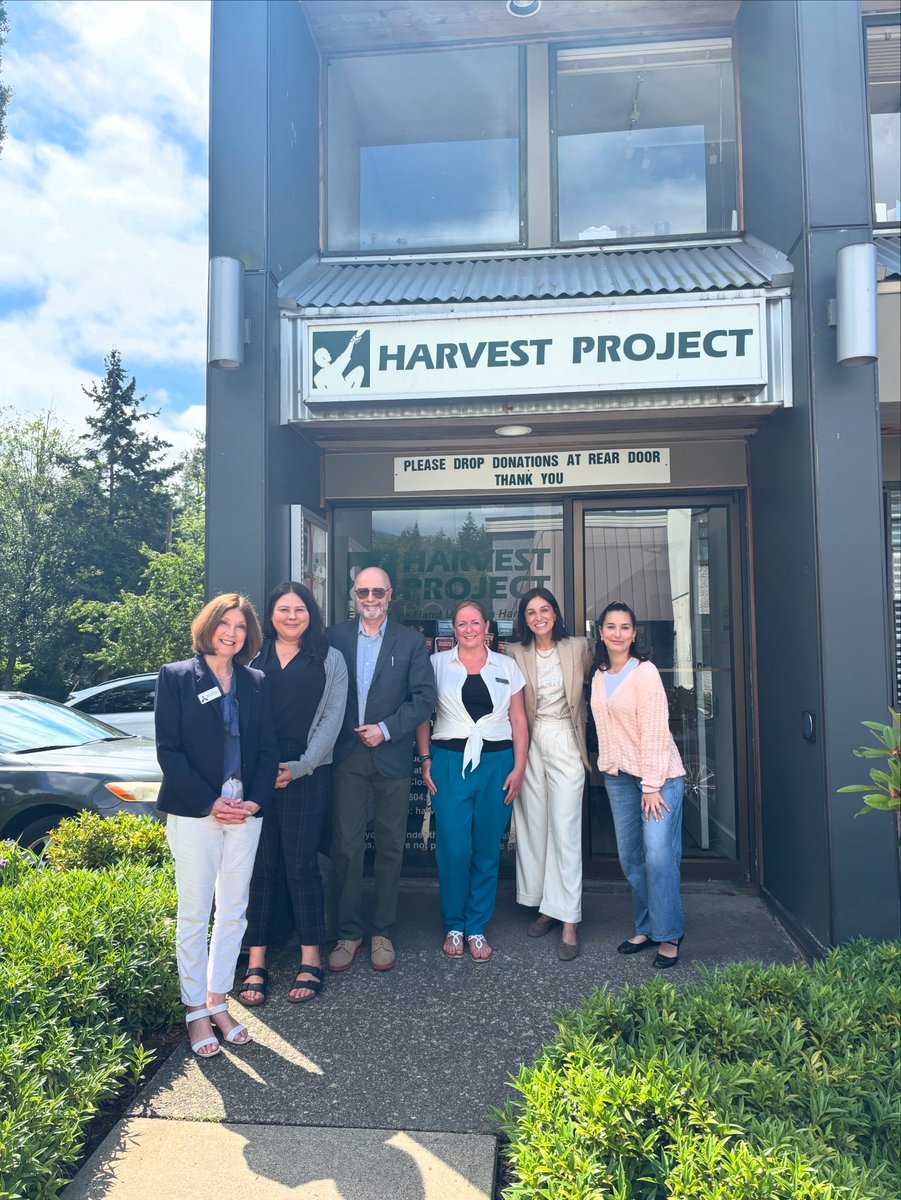 Lynne Block (@lynneblockmla) on Twitter photo Thank you to <a href="/HarvestProject/">Harvest Project</a> for the warm welcome and tour.
Your wraparound services—food support, coaching & clothing—are making a real difference for individuals and families on the North Shore. Grateful for all you do.
#NorthVancouver #CommunitySupport #MLABlock #BCPoli Thank you to <a href="/HarvestProject/">Harvest Project</a> for the warm welcome and tour.
Your wraparound services—food support, coaching & clothing—are making a real difference for individuals and families on the North Shore. Grateful for all you do.
#NorthVancouver #CommunitySupport #MLABlock #BCPoli