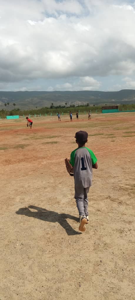DuponSuare51665's tweet photo. Culmina Copa Pioneril de béisbol 26 de Julio en el Alfonso López del C/P San Antonio del Sur como parte de las actividades en este verano siempre joven 2025
#Somosdeporte
#VeranoSiempreJóven 
#Vamospormas https://t.co/5aKaKToodd