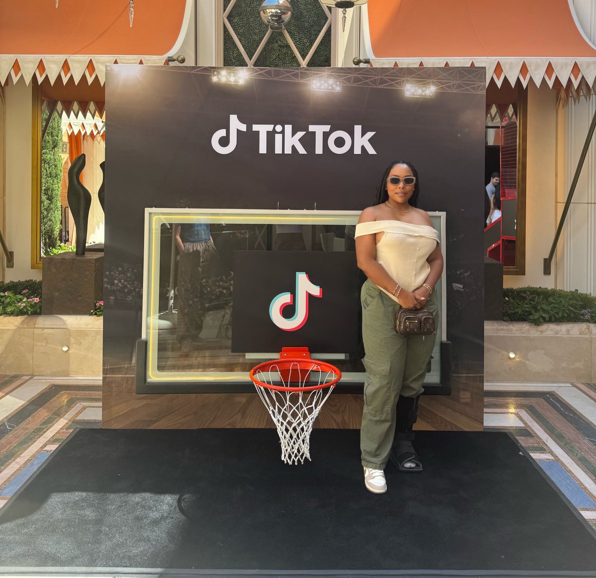 Alexisfromvegas's tweet image. so excited for my girls @Courtney_Ciera_ and @Brantlee who are now heading TikTok Sports!

their #NBASummer activation was amazing, can’t wait to see what’s next.