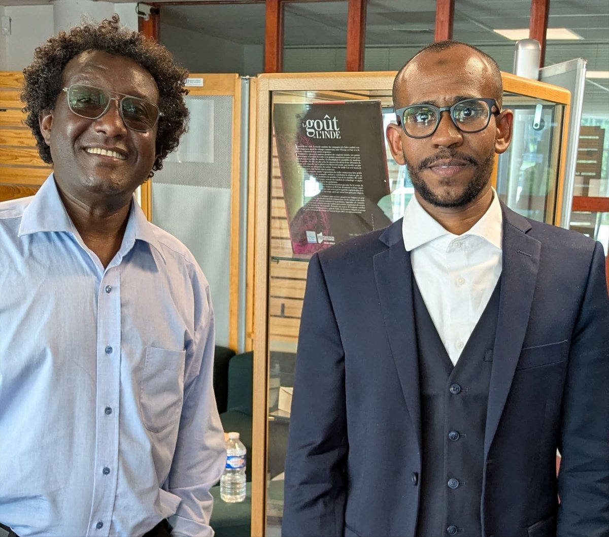 Aboyta Amoyta (@mohamedamedissa) on Twitter photo ABADER, le génie de la ville blanche soutient sa thèse de Doctorat avec exploit et impressionne le jury! 
Félicitations à Docteur Abader Ali-guiba pour la soutenance de sa thèse de Doctorat en sociolinguistique à l'université Bretagne Sud. 
Bel exploit! Les fruits des sacrifices ABADER, le génie de la ville blanche soutient sa thèse de Doctorat avec exploit et impressionne le jury! 
Félicitations à Docteur Abader Ali-guiba pour la soutenance de sa thèse de Doctorat en sociolinguistique à l'université Bretagne Sud. 
Bel exploit! Les fruits des sacrifices