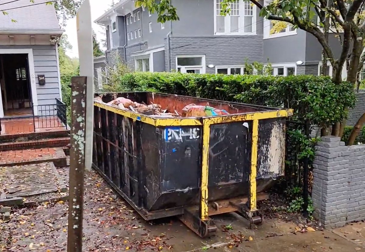 Reduce construction #waste, save landfill space, and give #furnishings &amp; #buildingmaterials a new life with sustainable #demolition! AND, save on #taxes! buff.ly/3WVe09X #building #buildings #construction #builders #reuse #recycle #landfills #greenbuilding #sustainability