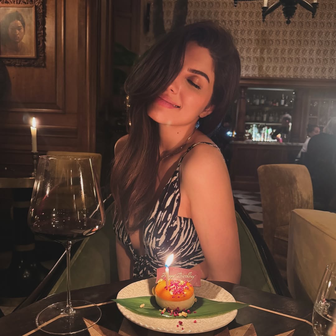I’m so used to celebrating my birthdays big that I didn’t realize it has its own charm to sometimes take it easy too… I couldn’t have wished for a better birthday though… I am in the middle of a filming schedule, doing what I love the most and surrounded by amazing people ❤️