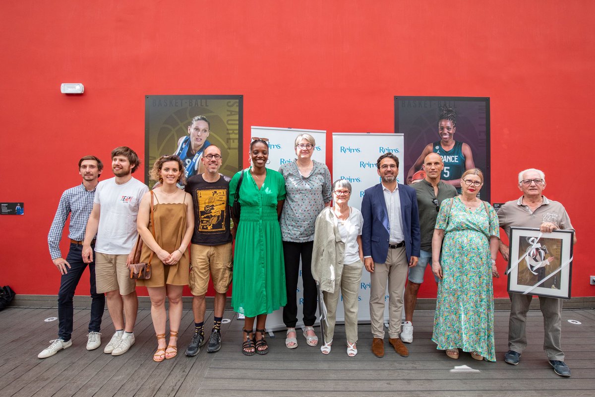 Inauguration à René Tys de la #Galerie des #Champions. La Ville de Reims souhaite, par cette galerie, valoriser ses champions rémois, les remercier d'avoir véhiculé et valorisé les couleurs de la Ville à travers le monde, et porté les #valeurs du sport de manière exemplaire.