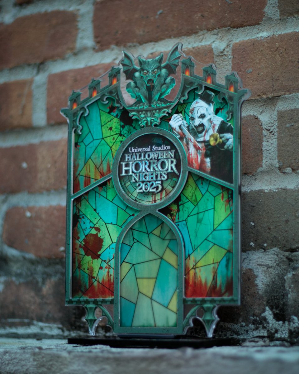 HorrorNights's tweet image. no clowning around
look terrifyingly good with killer new merch
