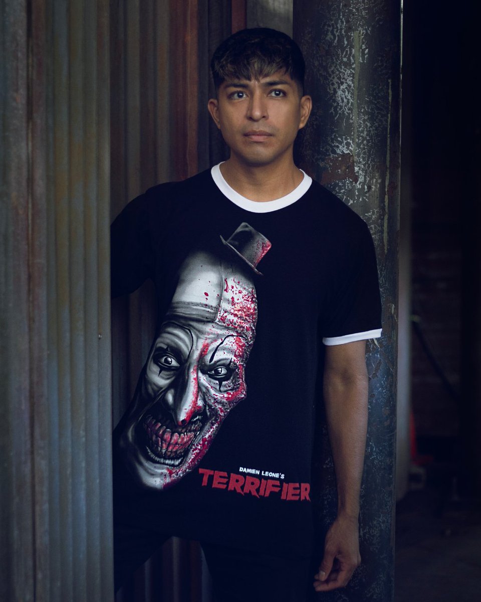 HorrorNights's tweet image. no clowning around
look terrifyingly good with killer new merch