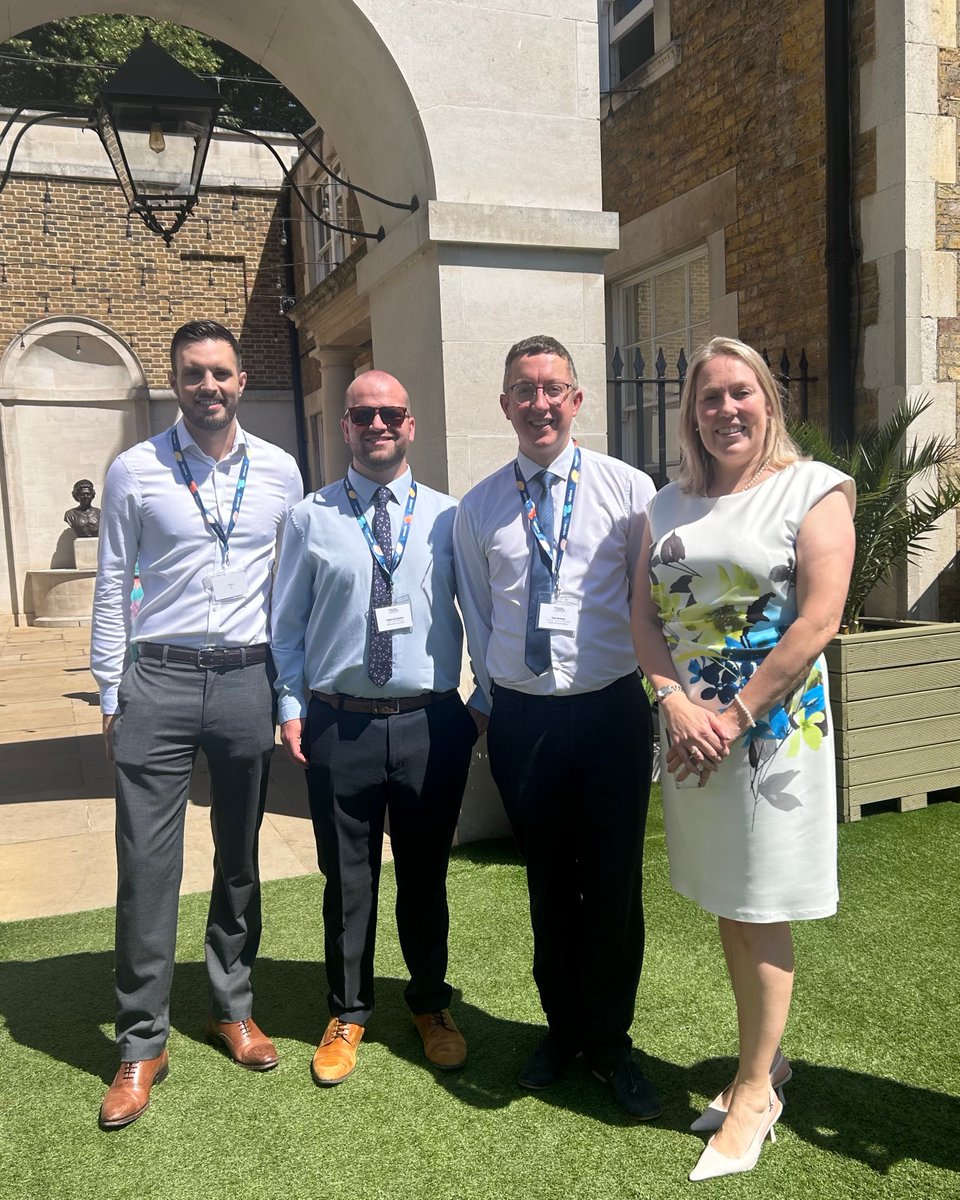 WhiteRoseEd's tweet image. Proud winners of the 2025 Exporter Of The Year Award at BESA! 🏆
A big achievement for White Rose, thank you to our wonderful team for all the incredible effort that went into winning this award ⭐️
Thank you to everyone at @BESAtweet for a wonderful event ☀️
#besaawards