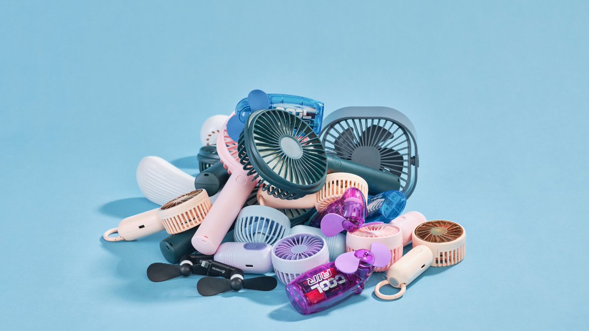 We snapped up 7.1 million mini fans in the last year – and they’re set to be a hot trend again this summer. 

By making sure mini fans are recycled when they’ve whirred their last, the precious, finite materials inside them can be reclaimed and reused. 

ow.ly/2kWx50Woq8G