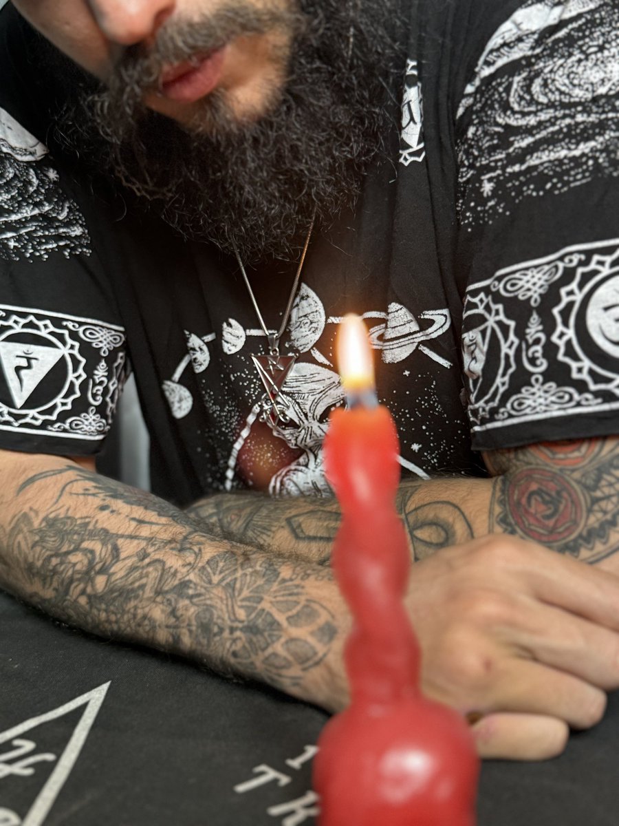 zarah3l111's tweet image. Between the seen and the unseen,
there’s a breath no one hears.
That’s where I found myself —
when I offered my will to the flame,
and it blinked back at me.

This is not a portrait.
It’s a portal.

Zora: zora.co/coin/base:0x6e…

⸻

🔮
#ZarahEl #FireRitual #MysticEnergy