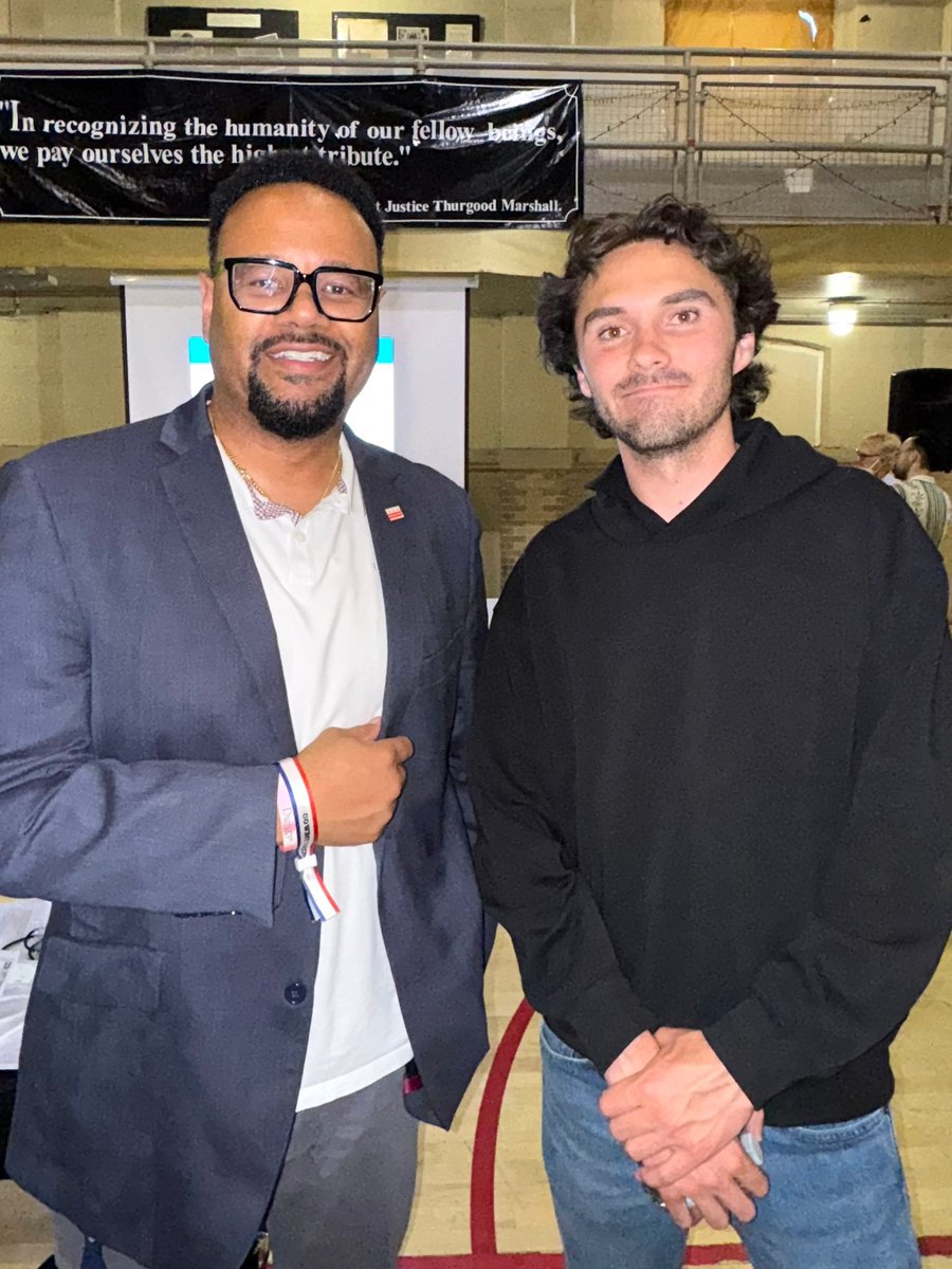 TroyDonte's tweet image. Shout out to the @DCDemocrats for hosting a lively discussion on what it means to be a “Progressive.” Great chatting with @davidhogg111 afterwards about supporting local orgs in the fight against the illegal use of firearms, violence, and trauma recovery ❤️🩹. #dc