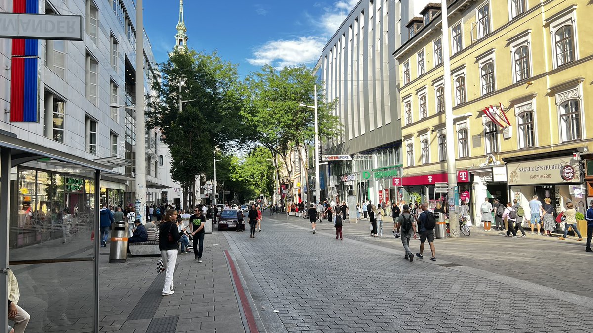 terp_tt's tweet image. •#Mariahilferstraße
•#Mahü
•#ShoppingVienna
•#ViennaShopping
•#WienShopping
•#MahüVibes
•#CityLifeVienna
•#ViennaStyle
•#UrbanVibesVienna
•#WindowShopping