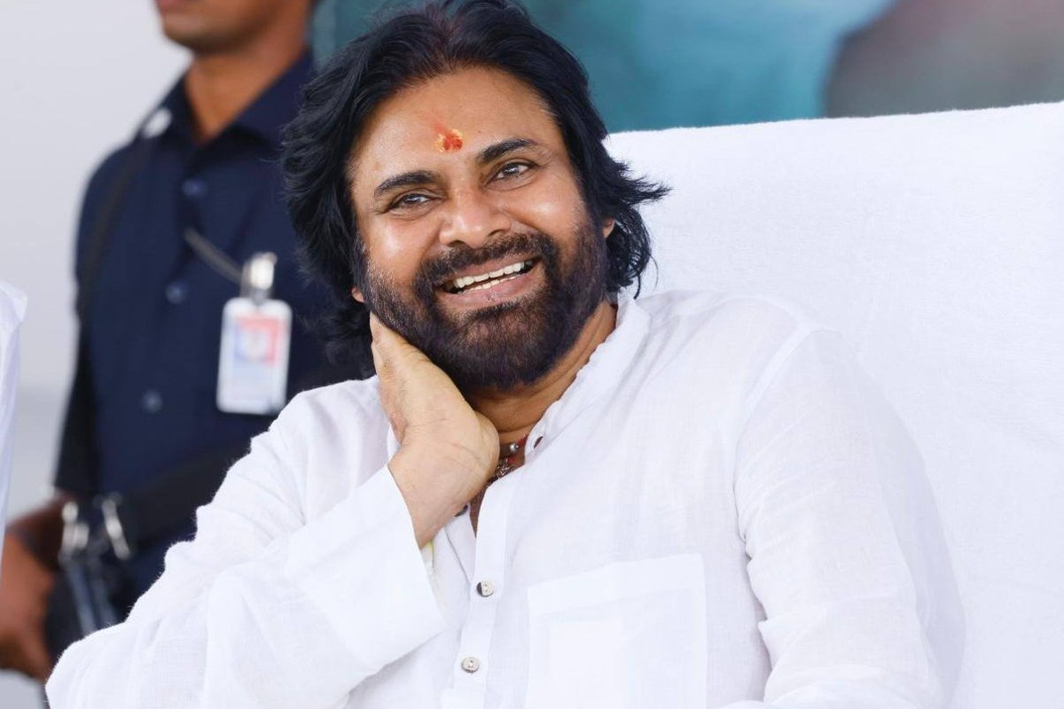 पवन कल्याण का बड़ा बयान!

"तेलुगु भाषा हमारी मां है,

लेकिन हिंदी हमारी बड़ी मां है।"