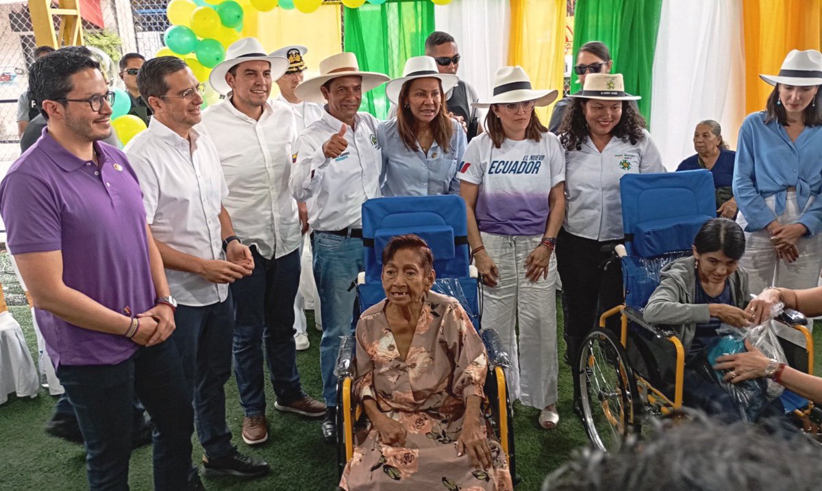 Ministerio de Telecomunicaciones Ecuador 🇪🇨 (@telecom_ec) on Twitter photo En esta jornada, participó <a href="/RegistroCivilec/">Registro Civil Ecuador 🇪🇨</a>, brindando servicios de cedulación 🪪, y <a href="/CNT_EC/">CNT Ecuador</a>, ofreciendo atención directa y acceso a sus servicios 📞👨💻
#ElNuevoEcuador En esta jornada, participó <a href="/RegistroCivilec/">Registro Civil Ecuador 🇪🇨</a>, brindando servicios de cedulación 🪪, y <a href="/CNT_EC/">CNT Ecuador</a>, ofreciendo atención directa y acceso a sus servicios 📞👨💻
#ElNuevoEcuador
