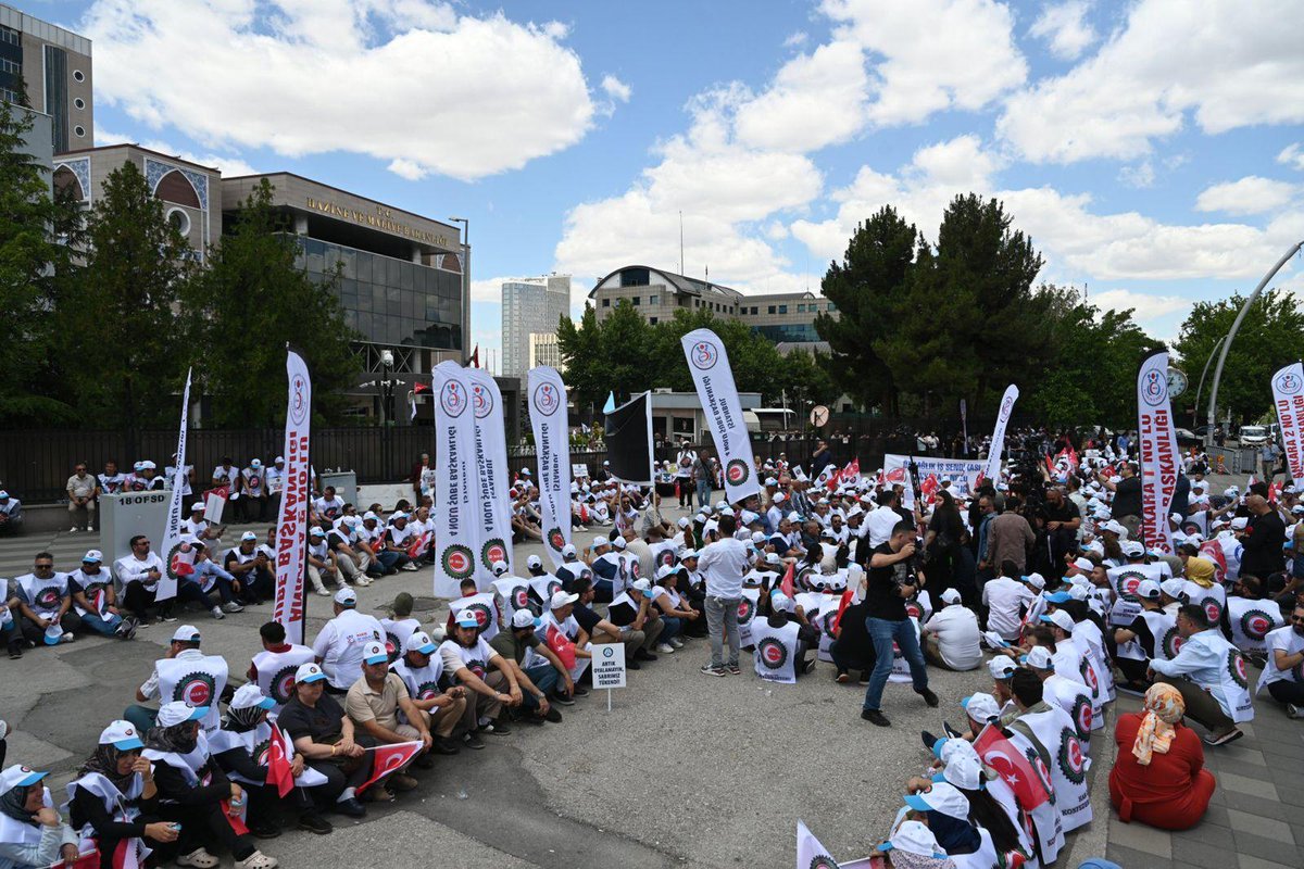 İnsanca yaşamak, emeğimizin karşılığını almak istiyoruz #işçimüjdebekliyor

<a href="/tcbestepe/">T.C. Cumhurbaşkanlığı</a> <a href="/HMBakanligi/">T.C. Hazine ve Maliye Bakanlığı</a> <a href="/csgbakanligi/">T.C. Çalışma ve Sosyal Güvenlik Bakanlığı</a>