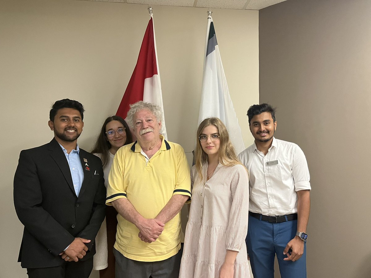 strosow's tweet image. I had a great meeting this morning w student leaders from @fanshawesu, representing Fanshawe students at the main, downtown, airport and south London campuses. We discussed housing, transit, public safety, local political engagement and some other issues.
fsu.ca