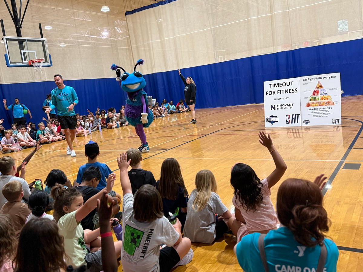 greensboroswarm's tweet image. Another summer is in the books with our Timeout For Fitness program presented by @NovantHealth! Over 500 kids at the Greensboro family of YMCAs had the chance to visit with Swarmy and learn about the importance of nutrition and staying active!