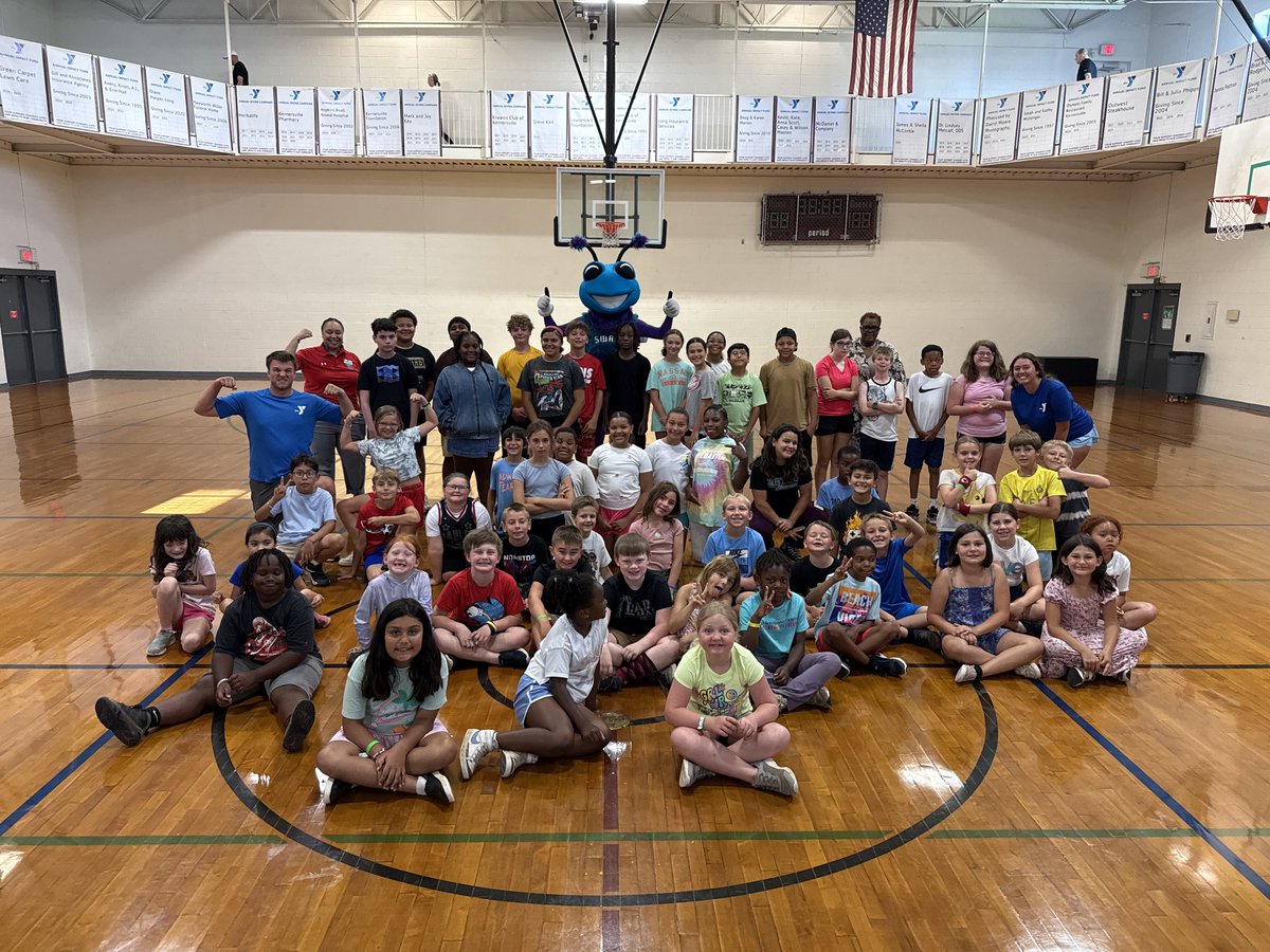 greensboroswarm's tweet image. Another summer is in the books with our Timeout For Fitness program presented by @NovantHealth! Over 500 kids at the Greensboro family of YMCAs had the chance to visit with Swarmy and learn about the importance of nutrition and staying active!