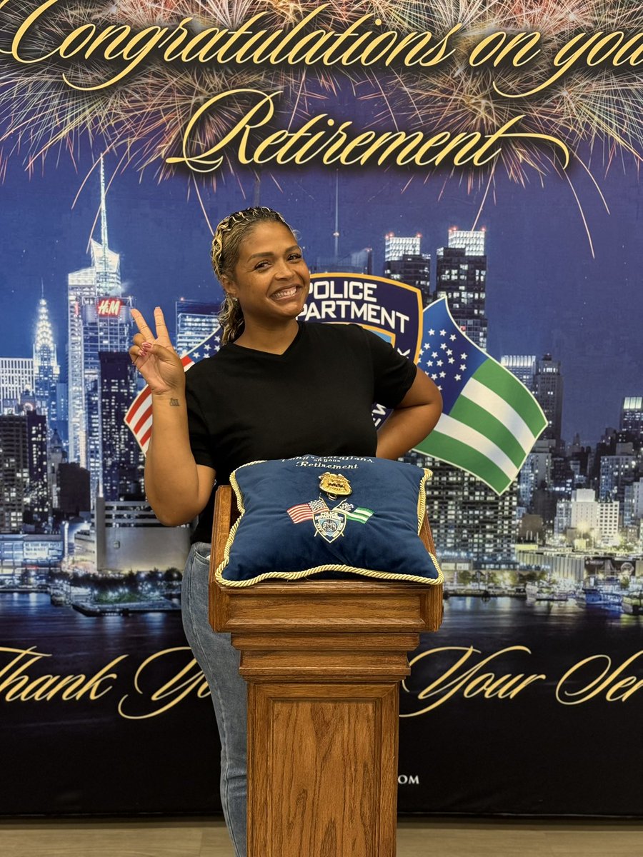 sbanypd's tweet image. The SBA bid a fond farewell to SSA Kema Santos #Movie/TVUnit, who retired today after 20 years of exemplary service. We thank her and wish her well in all future endeavors. #nypd @rsanypd @nypdpea @nypdhs