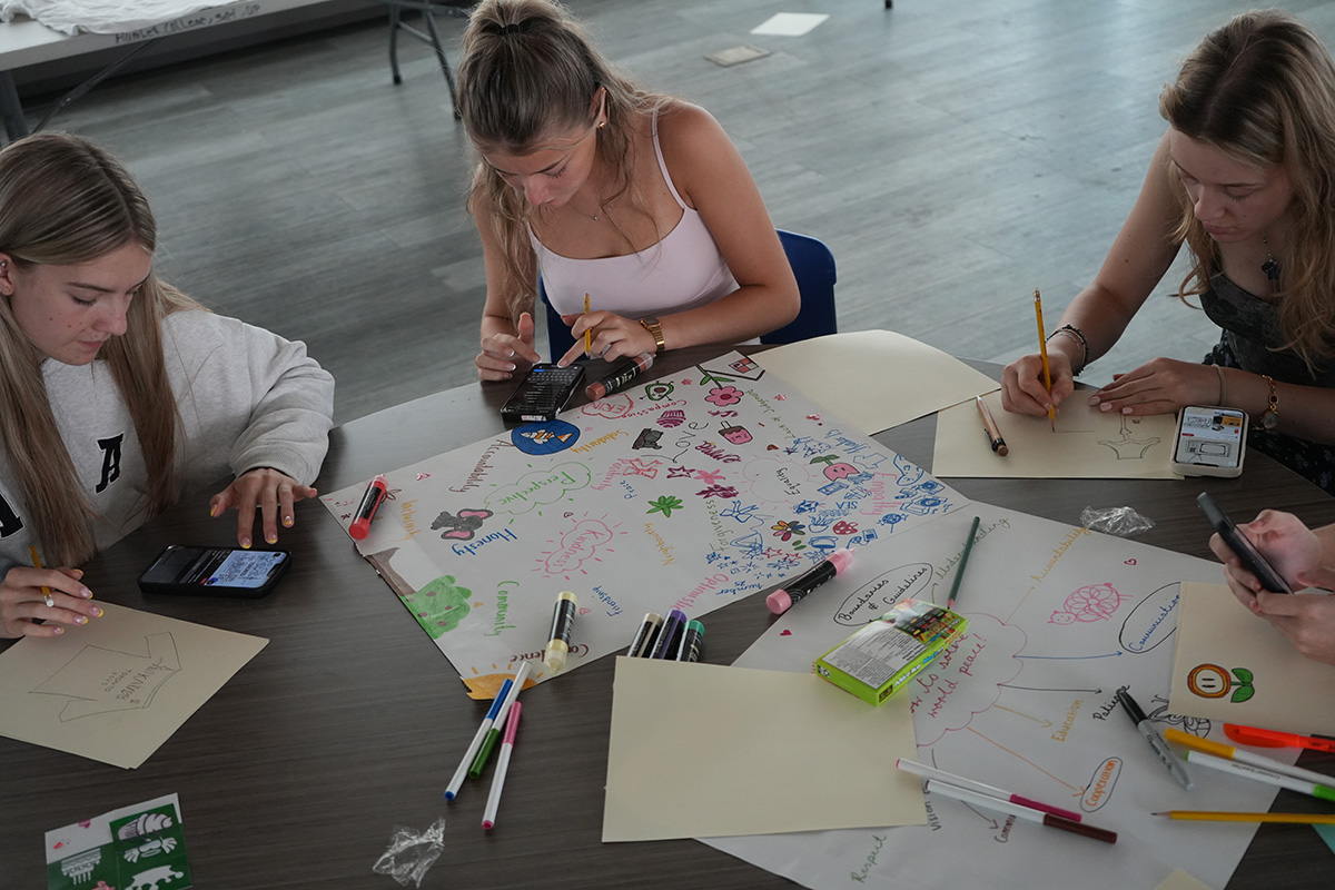 HumberToday's tweet image. More than 30 visiting international students gathered to explore strategies to unlock their creative potential at @HumberPoly’s Creative Thinking Bootcamp that was part of the Global Summer School experience.
Read more in Humber Today: bit.ly/4eFCYcA
@HumberGlobal