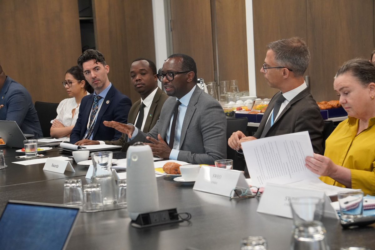 RwandaUN's tweet image. Today, @RwandaUN & @swiss_un co-hosted the soft launch of the system-wide evaluation report on progress toward a “new generation” of 🇺🇳 UN Country Teams.
Deputy PR, Mr. Robert Kayinamura underscored 🇷🇼’s call for stronger regional coordination, empowered resident coordinators &…