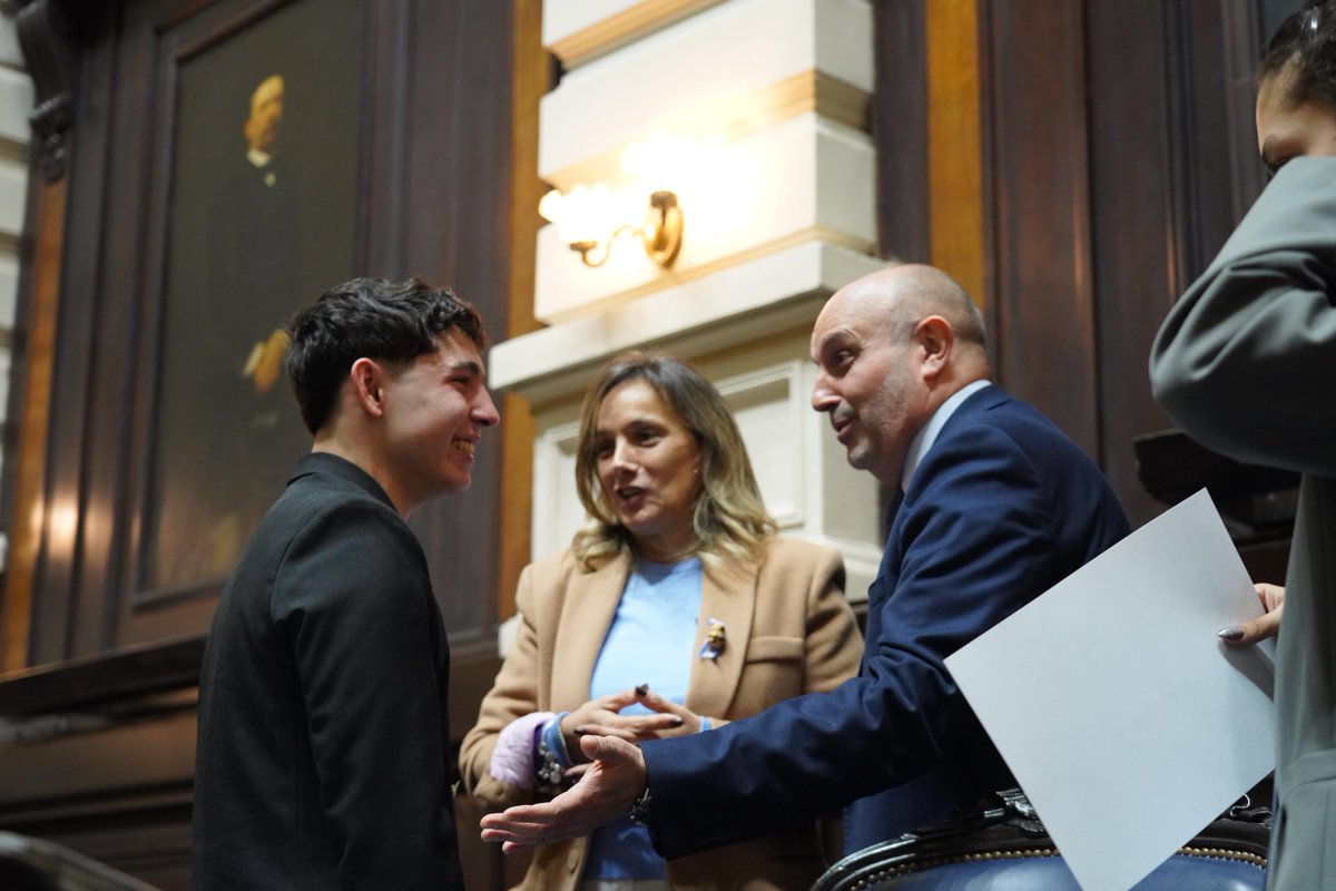 Lo más esperanzador de esta jornada es ver que hay nuevas generaciones dispuestas a involucrarse, a formarse, a dar su opinión. Esa es la política que vale.

En la <a href="/HCDiputadosBA/">Diputados BA</a>, junto a <a href="/MalenaGalmarini/">Malena Galmarini</a> y <a href="/LucianaPadulo/">Luciana Padulo</a>, participamos del debate juvenil que se organizó con la