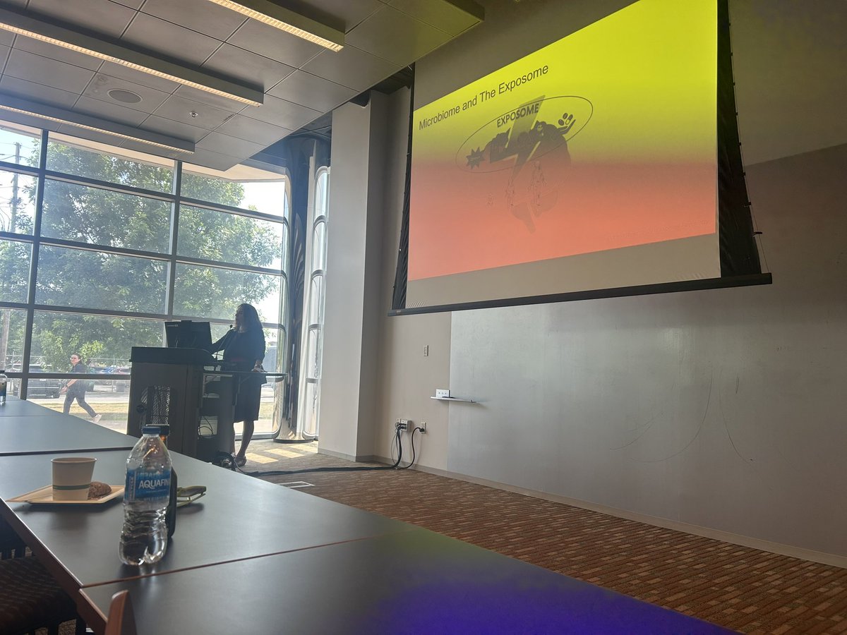 DrHelenECollin1's tweet photo. Thoroughly enjoyed this afternoons Perinatal Research Symposium organized by the MD/PhD program. Great talks from all, especially enjoyed meeting with and hearing about Dr. Gurs research on perinatal stress https://t.co/5VBaxCg2Zj