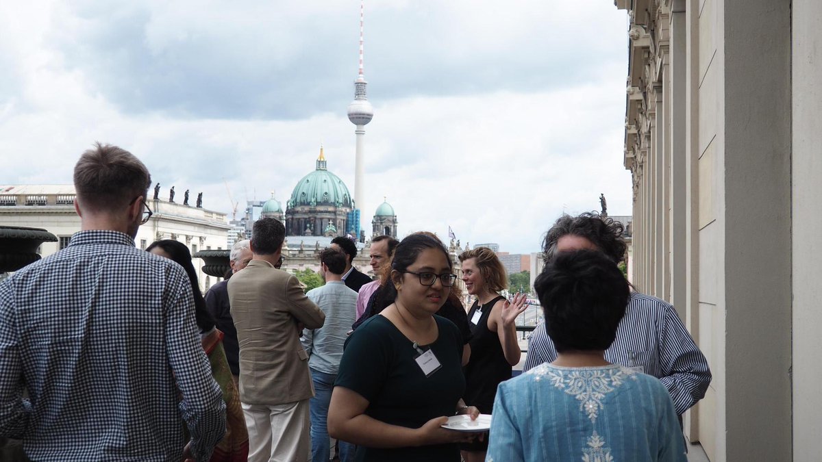 World Comparative Law / VRUe tweet media