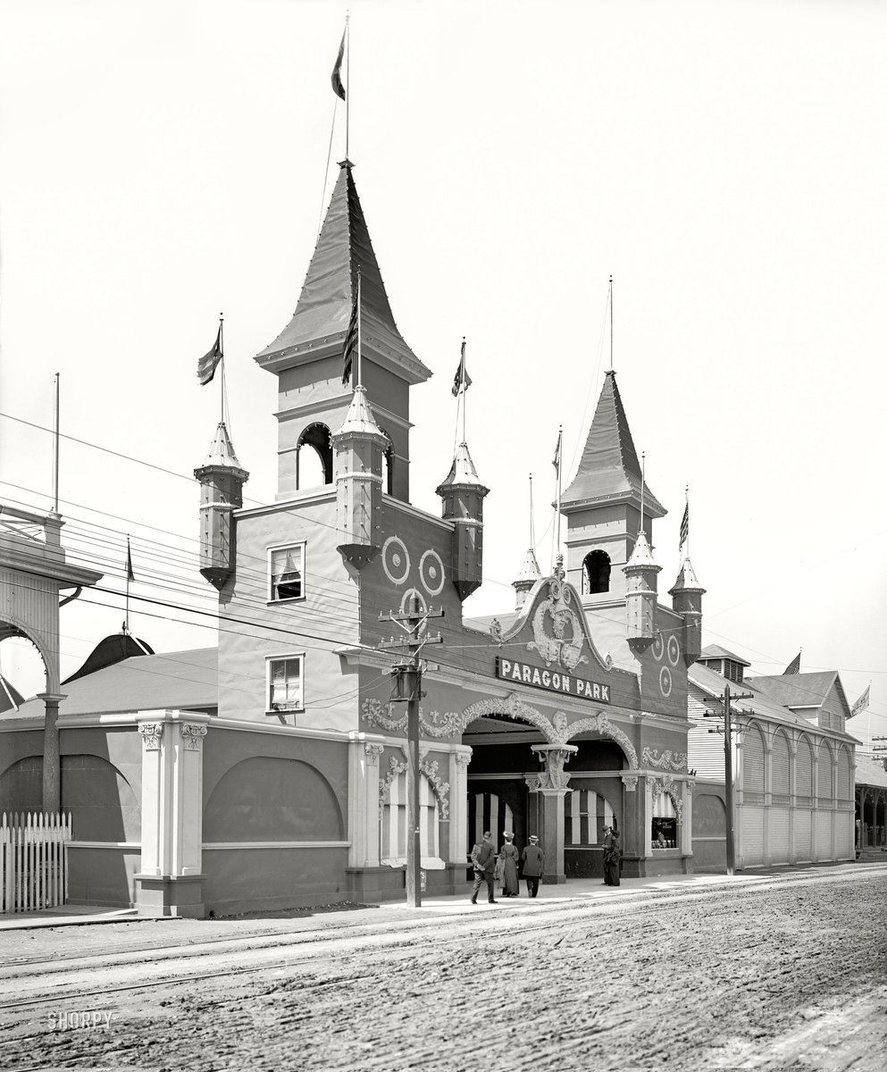 Entrance to Paragon Park 1905. (Shorpy)